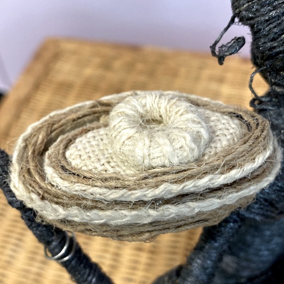 Handcrafted Indian Women Made of Plastic Bottle & Newspaper w/ Baskets & Chopper - Picture 9 of 13